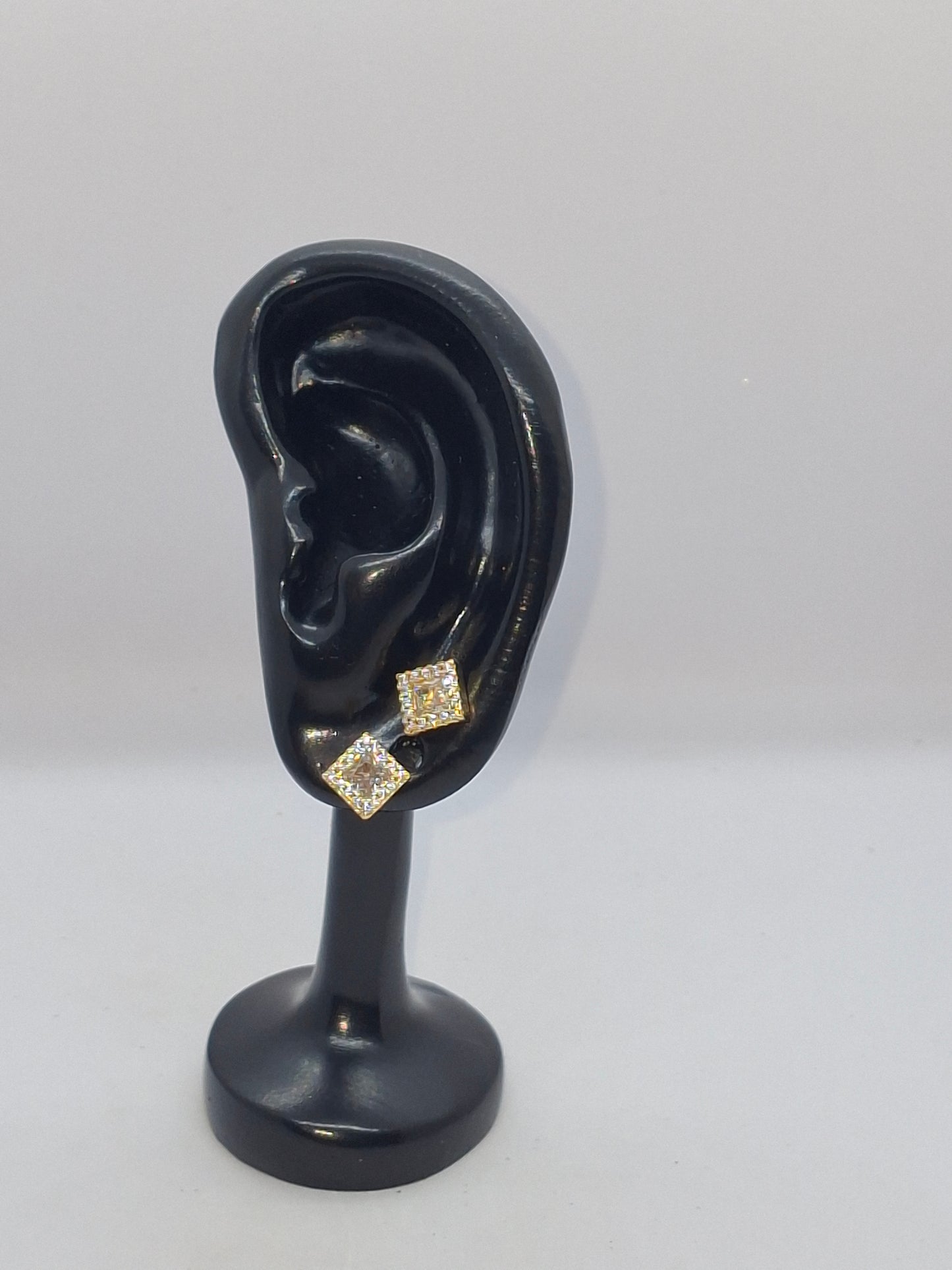 Gold High-Sparkle Square Crystal Stud Earrings – Premium Shine Design (DSE-GSQ-02)