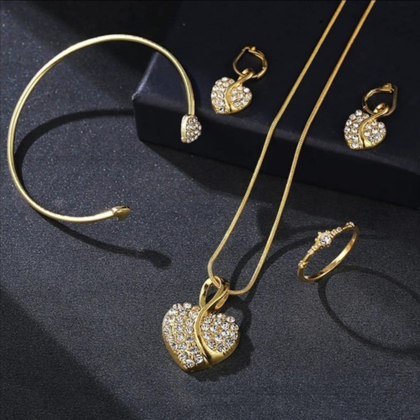 4pc Exquisite Silver Heart Diamond Pendant Necklace,  Bracelet,  Crystal Earrings,  Ring Jewellery Set